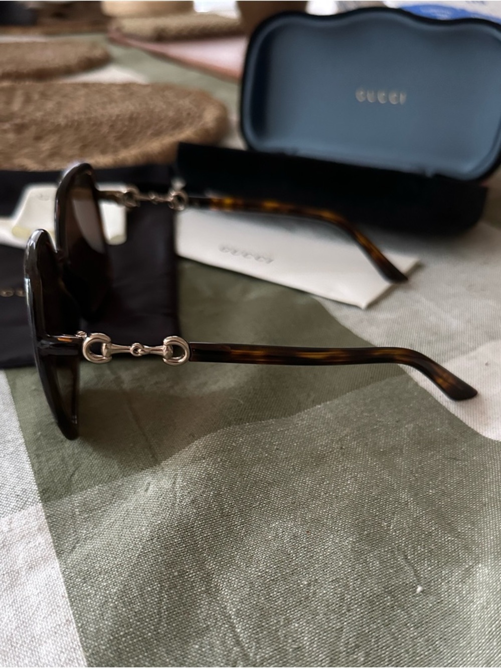 Gucci Sunglasses - Picture 4 of 17